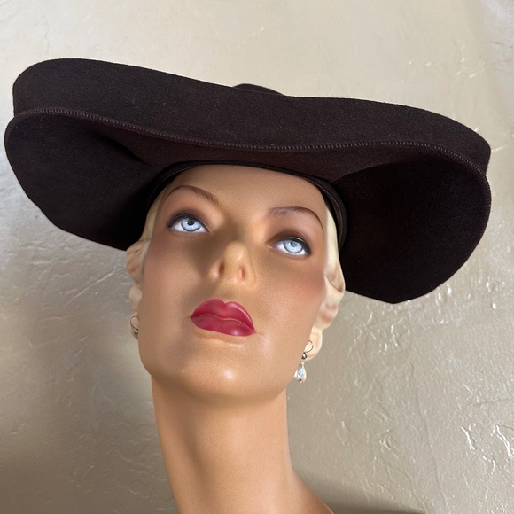 ENCHANTING 1940\'s CHOCOLATE BROWN FELT WIDE BRIM HAT main image 10